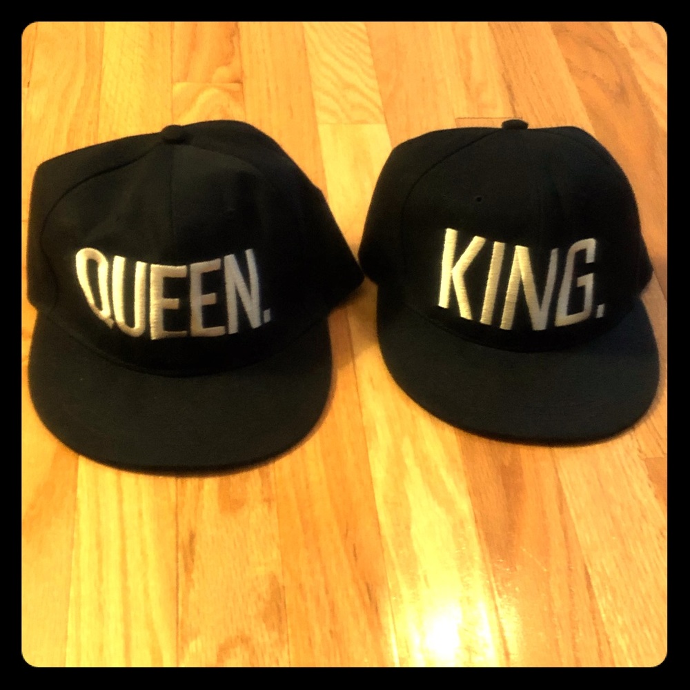 Queen and King hat set.